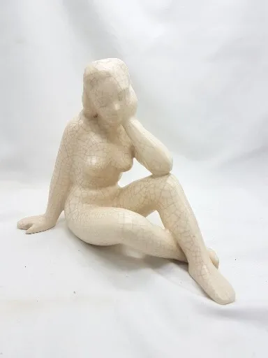 Art-Deco Keramik Figur weiblicher Akt, Krakile weiß, sitzend 20cm