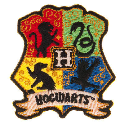 18068 - Grifondoro motivo: case di Hogwarts della saga di Harry Potter a scelta tra Grifondoro Serpeverde Marca: Mono QuickMono Quick Tassorosso e Corvonero Toppa da applicare con ferro da stiro 