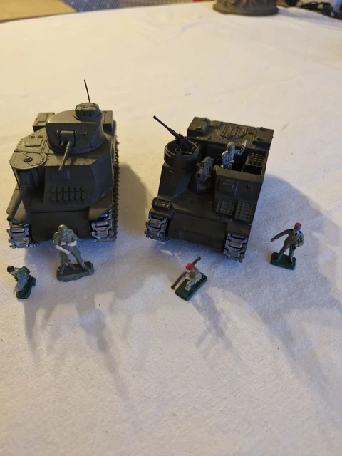 M7 Priest French 2nd Armored Division Braille Strike 72007