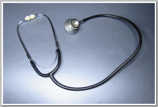 Vintage rubber metal Stethoscope Doctors Medical Stethoscope #12823