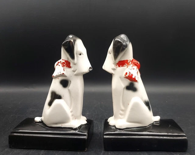 PAIRE DE SERRE LIVRES ART DECO FOX TERRIER H 15 cm PORCELAINE ALLEMANDE XXème