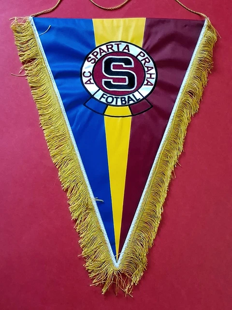 FOOTBALL FANION 1984 WIMPEL PENNANT DUKLA PRAGUE PRAHA