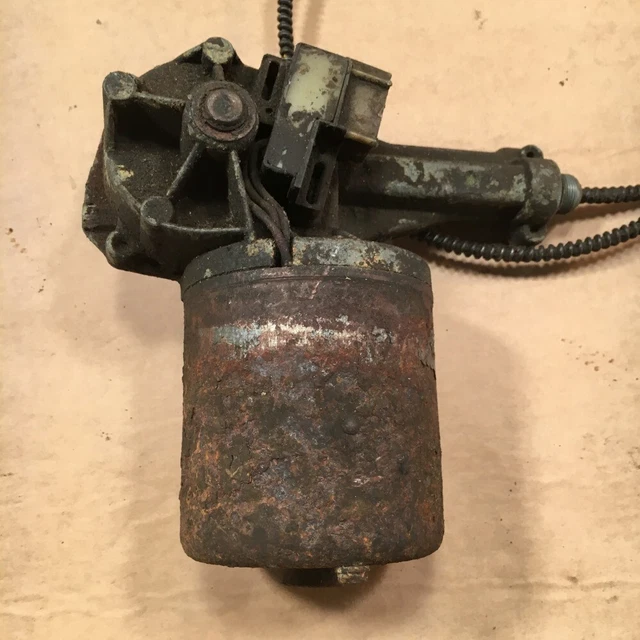 OEM TRIUMPH MG MGB Windshield Wiper Motor LUCAS 75652B Dated May 1969