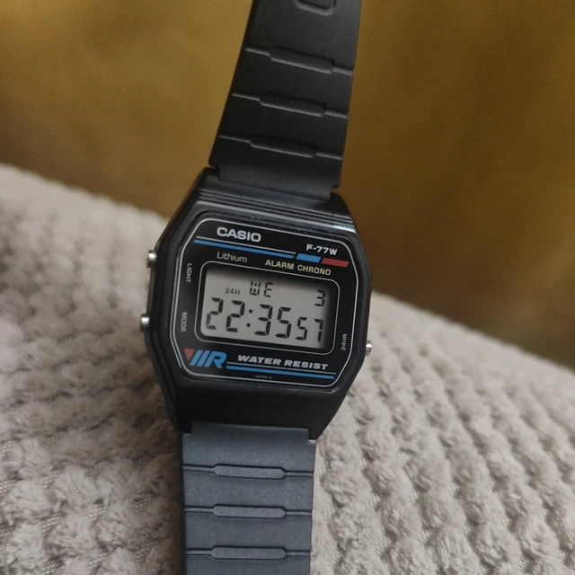 ⭐️ VINTAGE CASIO F-77W 1980's DIGITAL WATCH F-Series 587