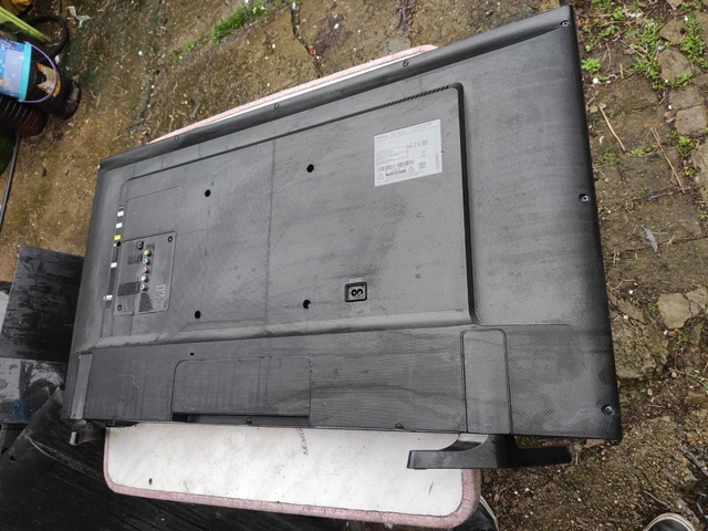 Samsung ue40j5000aw Vends Toutes Pièces Au Détail Ou Lot ,Écran Cassé