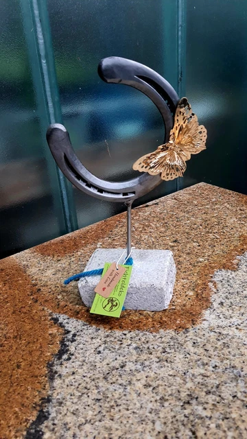 HUFEISEN GRANIT Deko Garten 2024 Upcycling Fichteldeko.de Schmetterling