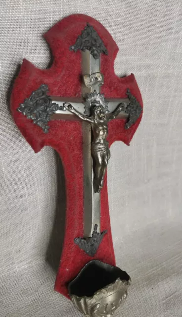 Ancien Crucifix Bénitier