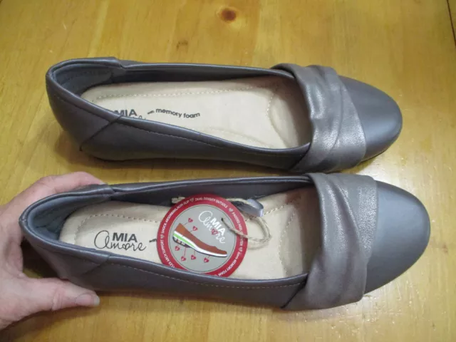 New No Box Mia Amore "Corra"Crossover Strap,Slip on Flats,Memory Foam,Sz 9,Gray