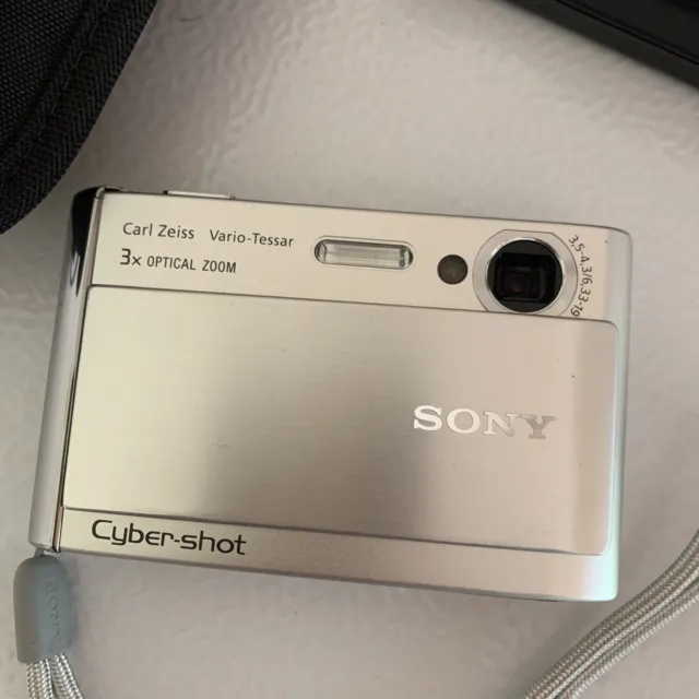 Sony Cyber-shot DSC-T70 8.1MP Digital Camera Bundle
