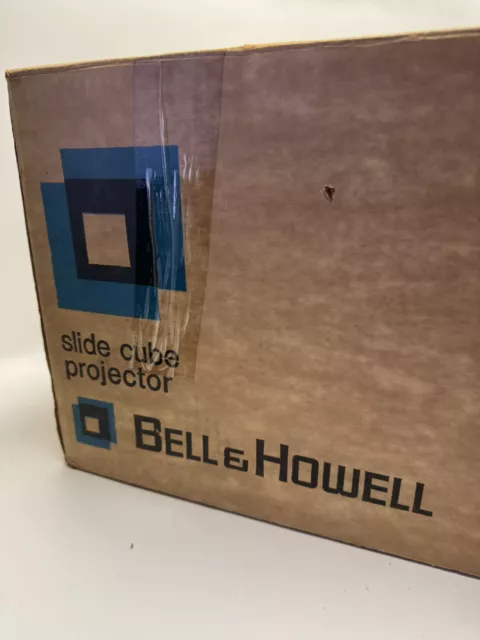 VINTAGE RARE NOS Bell & Howell 978Q Slide Cube Auto Focus Table Top Projector 2