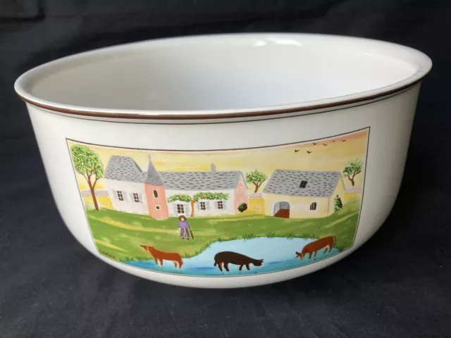 Villeroy & Boch , Large 9" or 23 cm Serving / mixing Bowl Naif - Farmyard Design