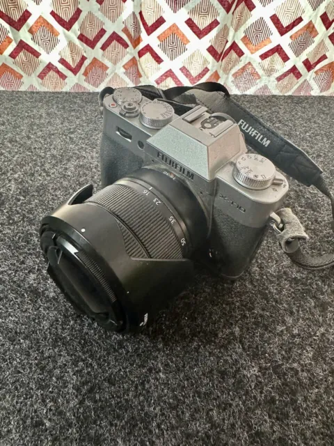Fujifilm X-T10 Mirrorless Digital Camera w/ FUJINON  XC16-50mmF3.5-5.6 OIS II
