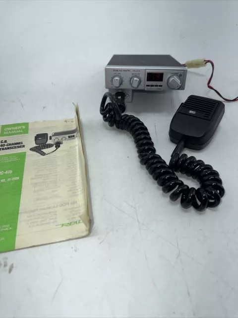 Realistic TRC-415 CB Radio 40 Channel With Microphone Cigarette Lighter Plug In