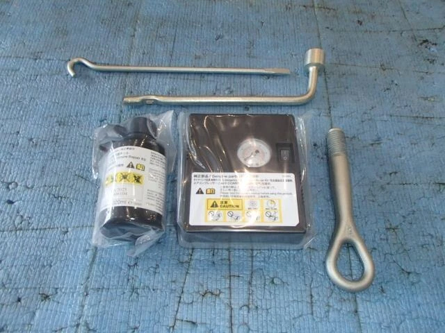 NISSAN Note 2019 DAA-HE12 Kit attrezzi [usato] [PA45438296]