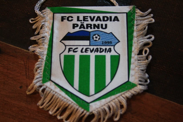 Petit Fanion * Pennant Wimpel )) Fc Nantes / Canaris * France