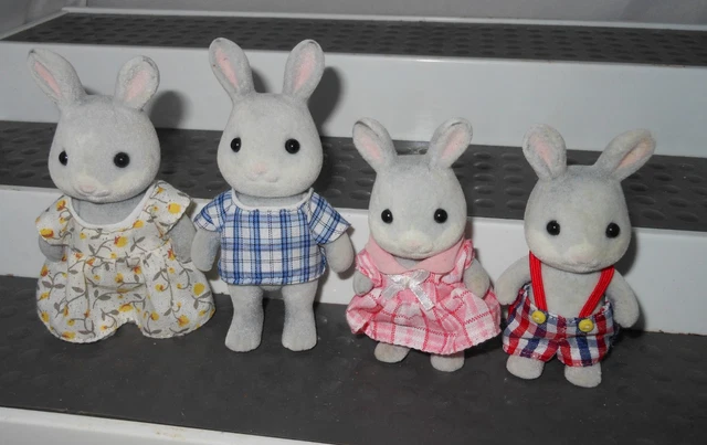 Gray Rabbit Family SYLVANIAN FAMILIES COTTONTAIL Grey Rabbit Family £14.99 - PicClick UK