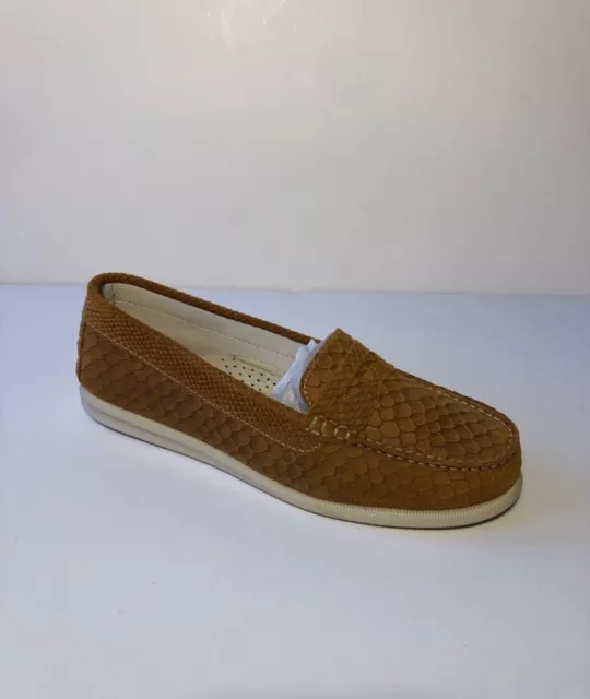 Women’s Eric Michael Slip On Loafers Leather Shoes Snake Print Flats Sz US 9 New