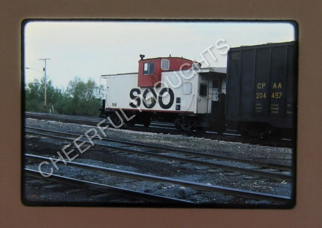 Original '86 Kodachrome Slide SOO Line 98 Caboose   SOO, MI   34W64