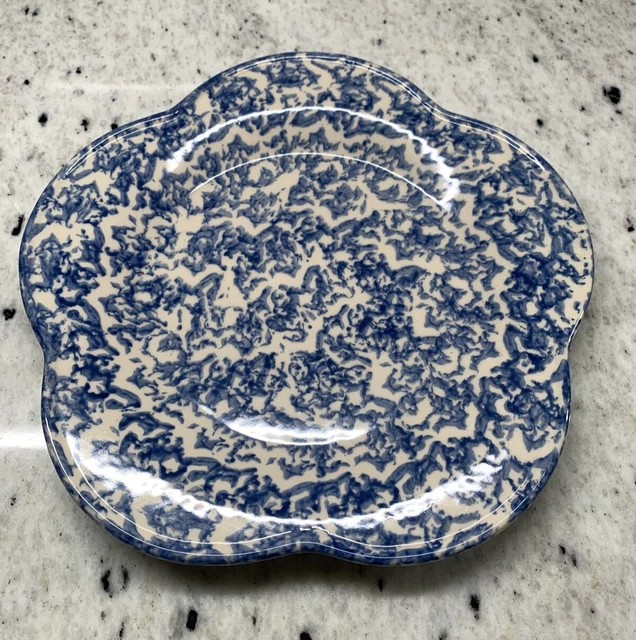 Workshops Gerald Henn Roseville Pottery Blue Spongeware 10 '' 5 point star plate