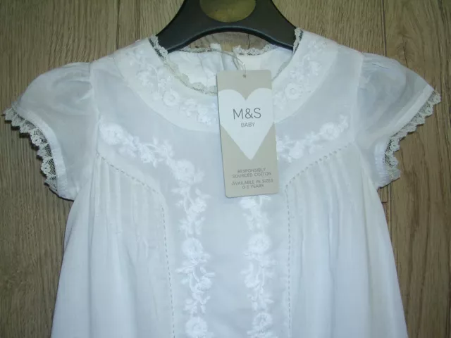 Marks & Spencer Neu mit Etikett weiß 100 % Baumwolle Taufkleid Alter 9-12 Monate 2