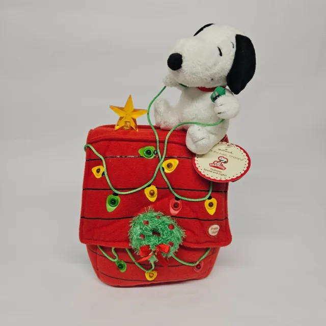 Hallmark Peanuts Animated Snoopy Doghouse Plush Deck the Halls Christmas Lights