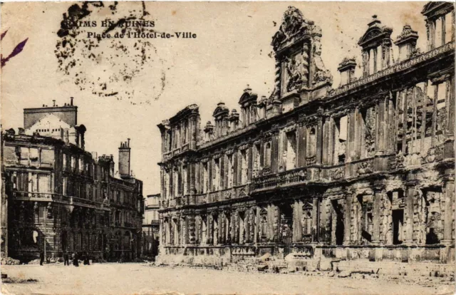 CPA MILITAIRE Reims en Ruines-Place de l'Hotel de Ville (316290)