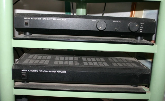 Ensemble HIFI Musical Fidelity - Préampli Rainbow & Ampli Typhoon (occasion)