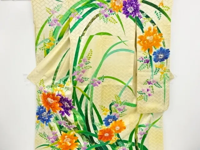 80813# Japanese Kimono / Antique Furisode / Embroidery / Floral Plants