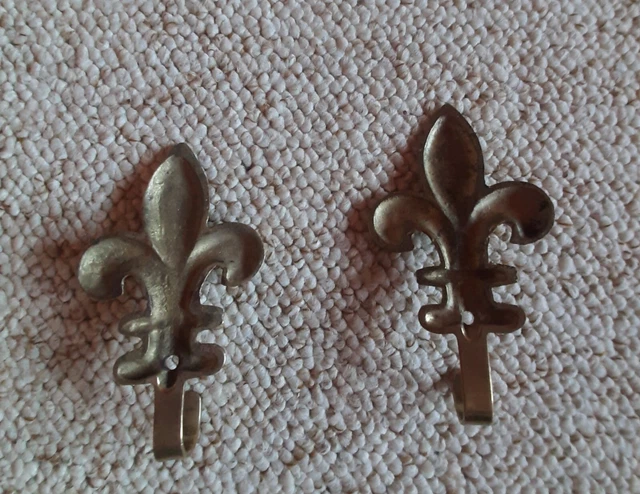 Vintage pair of 2 French brass wall coat hat hook Fleur de lys bronze gold color 6
