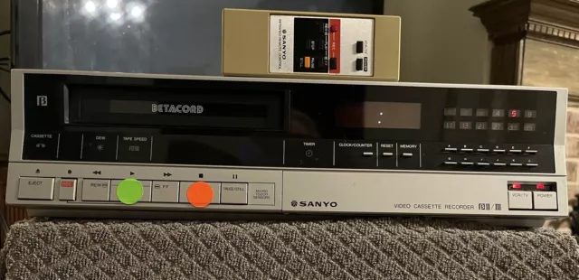 Sanyo Betacord VCR4650 Betamax Video Cassette Player Powers-Up Parts Repair