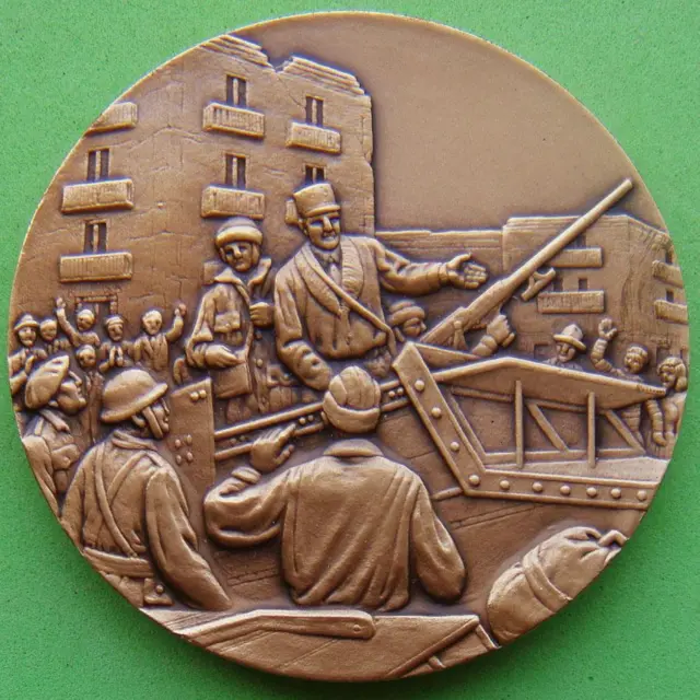 War Men with Guns General Charles de Gaulle French Bronze Medal by J BALME!