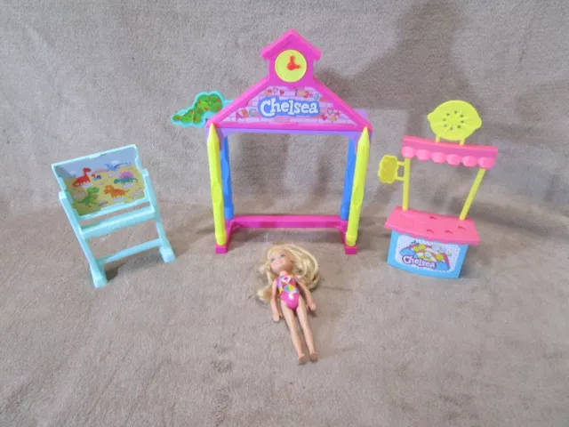 Barbie Club Chelsea Doll and School Playset 6-Inch Blonde Lemonade Stand Lot