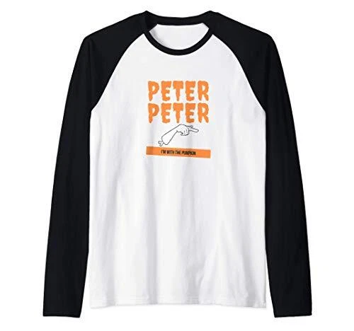 9474130-Divertente costume di Halloween Peter Peter Sto con la zucca Maglia con