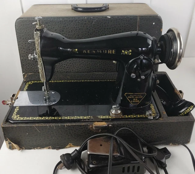 VINTAGE RARE 1956 Kenmore Household Sewing Machine De Luxe Model c877