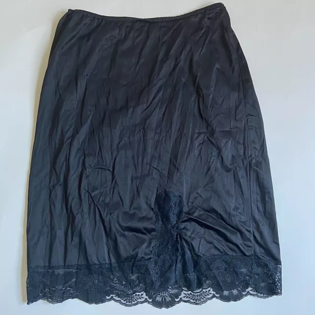 Vintage KAYSER Brand Black Lace Hem half slip Size M Made in USA