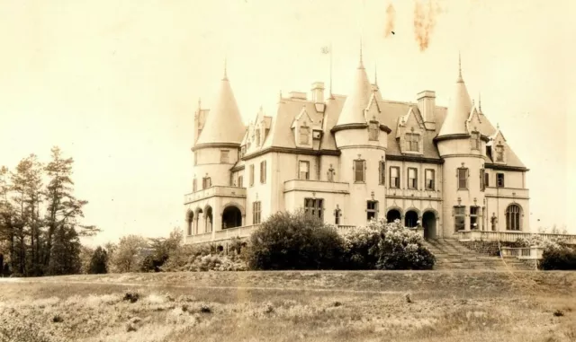 C.1920's-30's RPPC The Chateau, East Northfield, Mass. Postcard P184