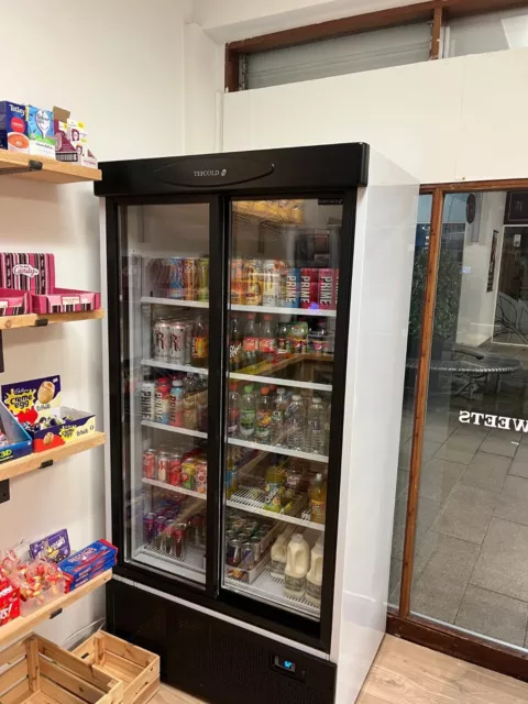 Tefcold commercial drinks fridge with sliding doors. Recently serviced.