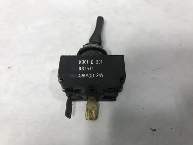 Kenworth T800 TOGGLE SWITCH Dash/Console Switch - Used | P/N K301C201