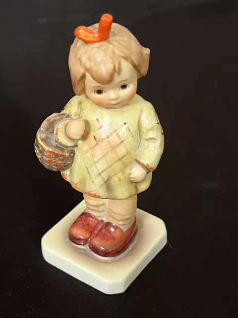 Vintage M.I. Hummel Club Goebel 479 “I Brought You A Gift” Figurine 1987 Germany