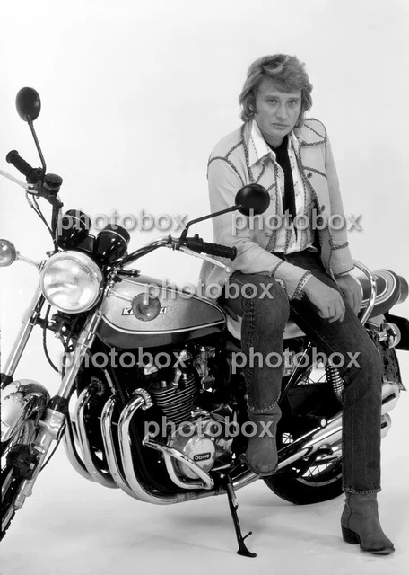 17J – Discographie Complète Et Cotations De Johnny HALLYDAY Par Daniel LESUEUR – Livre Broché Bon état