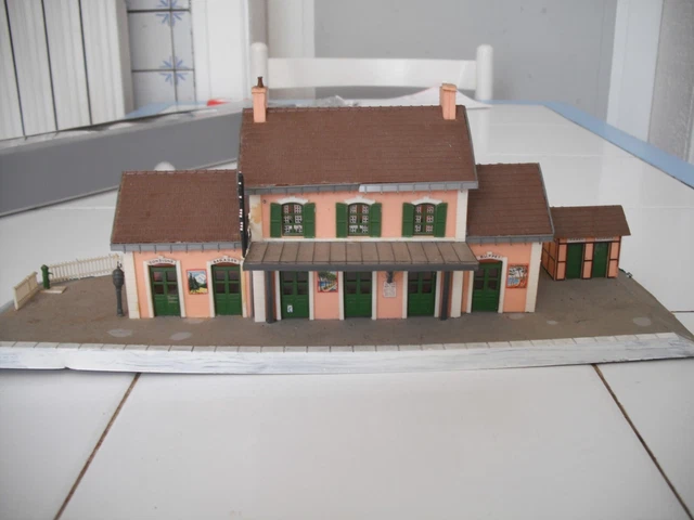ANDRE PORTE HO MAQUETTE GARE DE NEUVY 122 C TRAIN