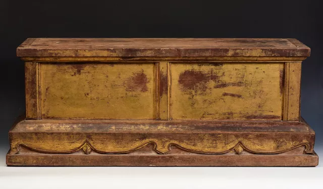 19th C., Rattanakosin, Antique Thai Manuscript Wooden Chest with Gilded Gold
