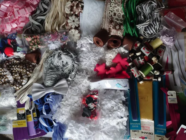 JOB LOT Contains: Ribbon roses, lace, zips, lace motifs, fabric teddies & more