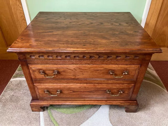 A Stressed / Antiqued Oak TV Cabinet / Chest of Drawers in Medium Oak Colour.