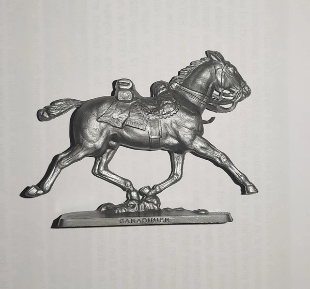 Lot De Soldats Et Chevaux Mokarex En Plastique à Peindre, 21 Pièces + 1 Cheval, état Correct