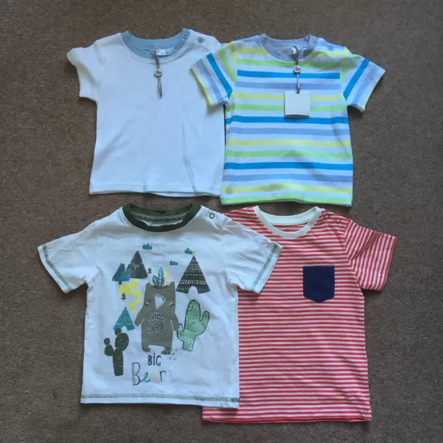 4 T-shirt a maniche corte nuove con etichette/in perfette condizioni 9-12 mesi M&S, M&Co, Tu