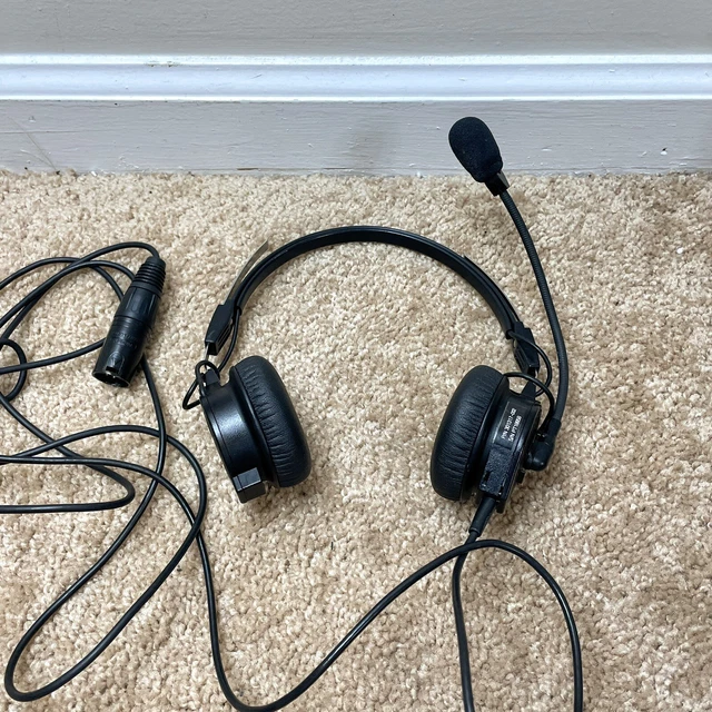 Telex Airman 850 ANR Headset 5 Pin XLR Plug - Needs Repair Telex Airman 850 ANR Headset 5 Pin XLR Plug - Needs Repair