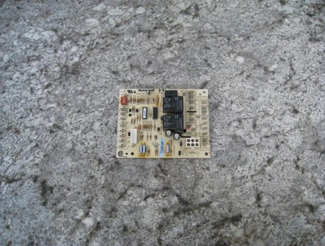 ICP Honeywell ST9120C5005 HQ1084197HW 1084197 Furnace Control Circuit Board
