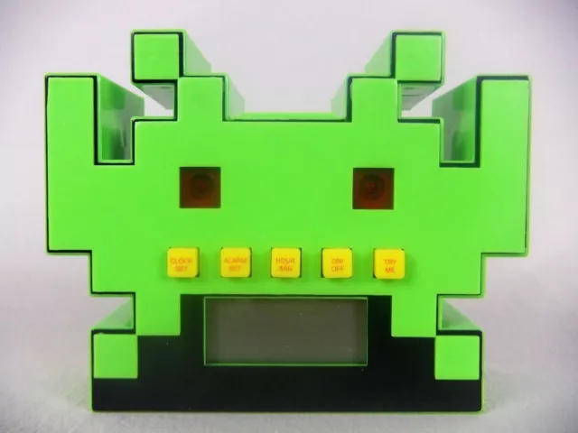 Space Invaders Alarm Clock/Green/Arcade Game/Retro/Light up Eyes/Sounds/Unused