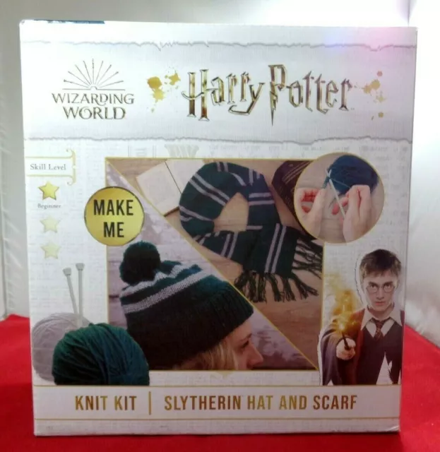 SLYTHERIN - Harry Potter Wizarding World Hogwarts Winter Hat & Scarf Knit Kit